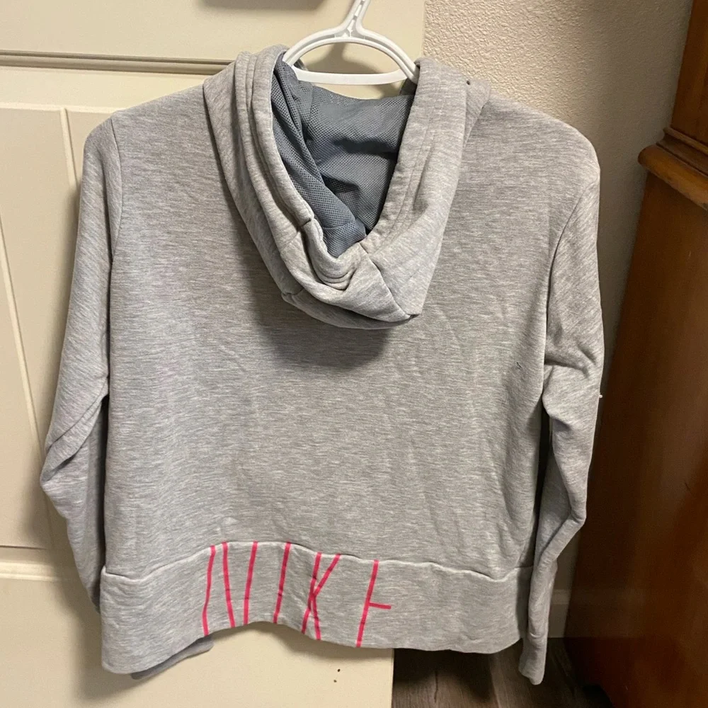 Nike Dri-Fit‎ Women’s Size Medium Hooded Sweatshirt.